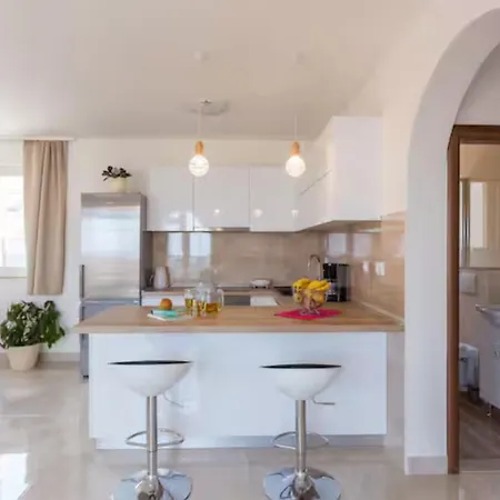 Mountain House With Sea View Mlini