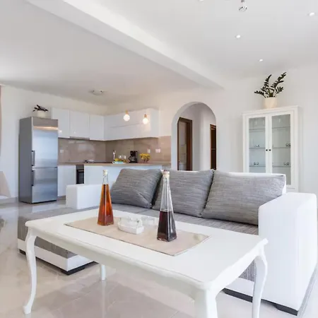 Mountain House With Sea View Dom wakacyjny Mlini