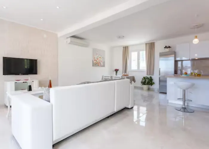 Holiday home Mountain House With Sea View