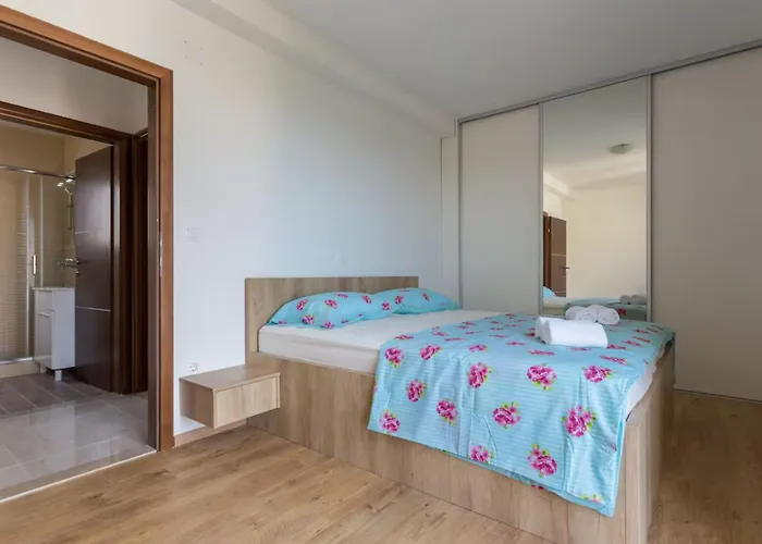 Mountain House With Sea View *