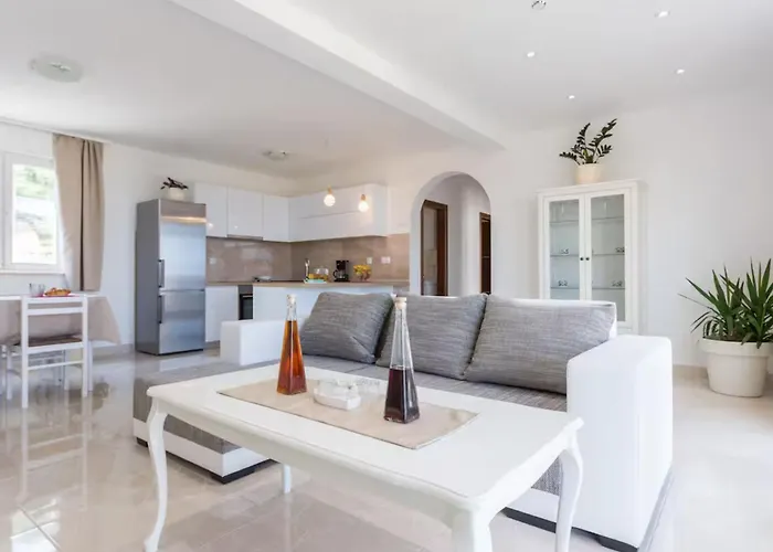 Mountain House With Sea View Holiday home Mlini