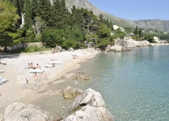 Mountain House With Sea View *